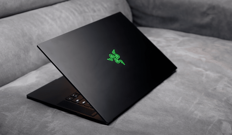 razer blade black screen