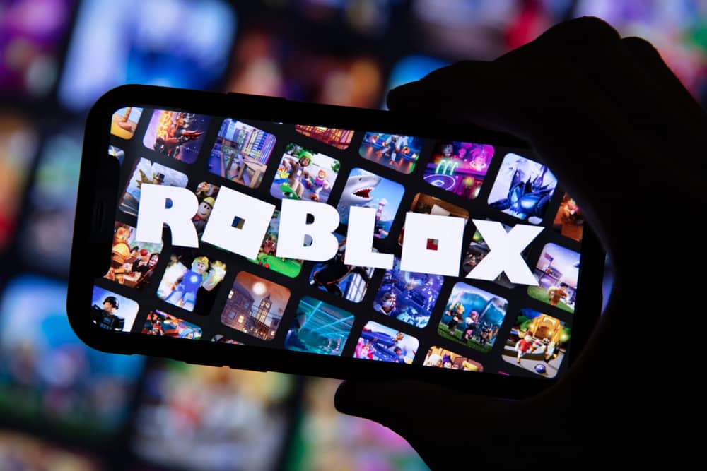 how to appear offline on roblox while playing mobile